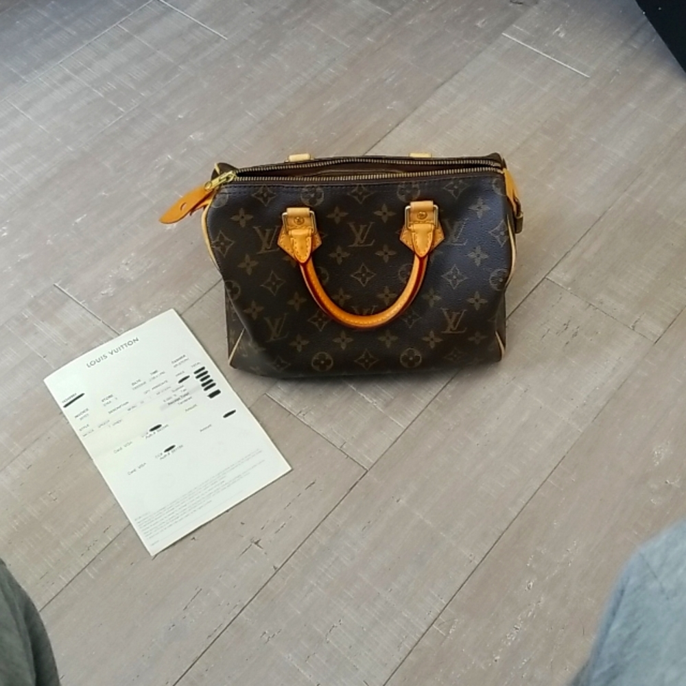 Excellent Condition Louis Vuitton Speedy Monogram 25 with Receipt